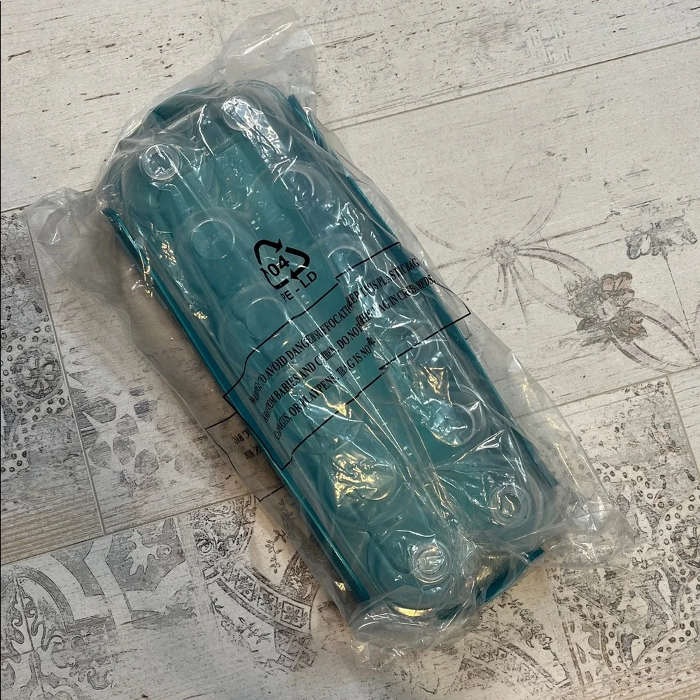 Lock & Lock Teal Egg Holder / Storage Tupperware